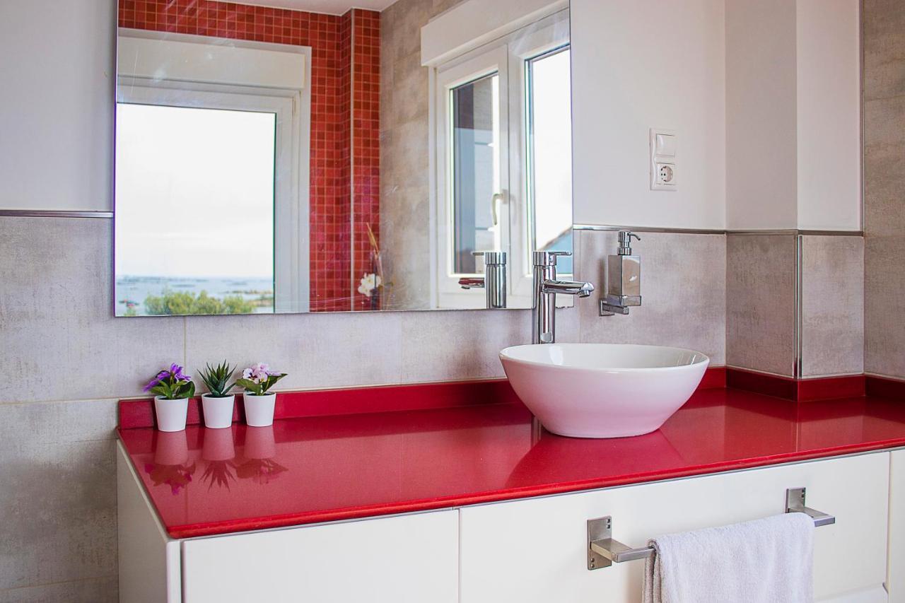 Casa Feitina: Vistas Al Mar, Moderna Y Funcional Villa Isla de Arosa Luaran gambar